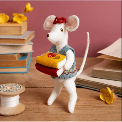 Corinne Lapierre - Wool Mix Felt Craft Mini Kit - Little Mouse The Librarian