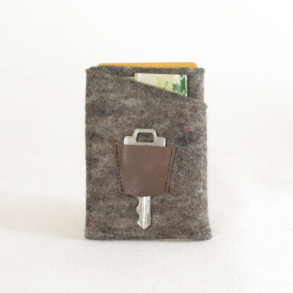 Thread Theory Designs - Digital Pattern - The Card Wallet